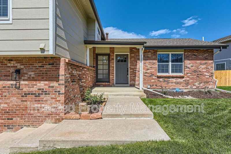 3915 E Jamison Pl - Photo 3 of 32