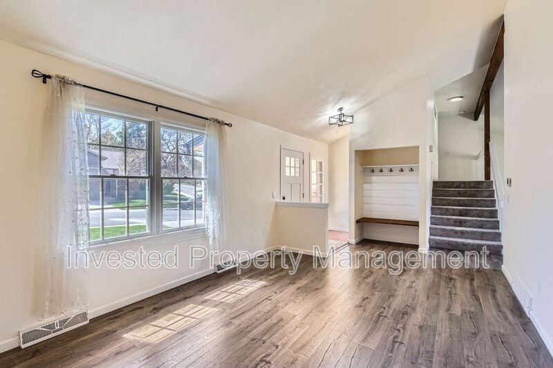 3915 E Jamison Pl - Photo 6 of 32