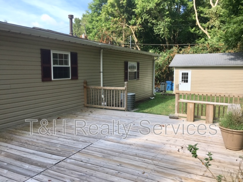 5202 Patterson St - Photo 4 of 20