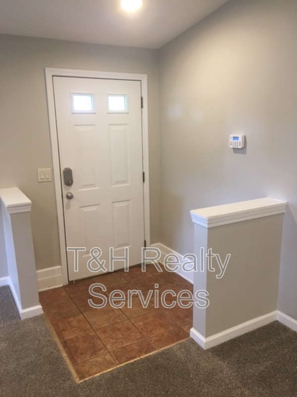 5202 Patterson St - Photo 7 of 20