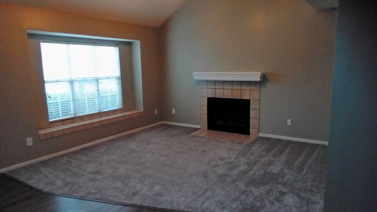 105 Tumbleweed Dr - Photo 2 of 20