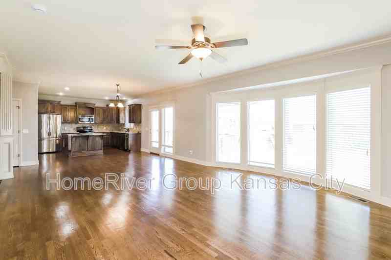 803 N Cypress Cir - Photo 3 of 21