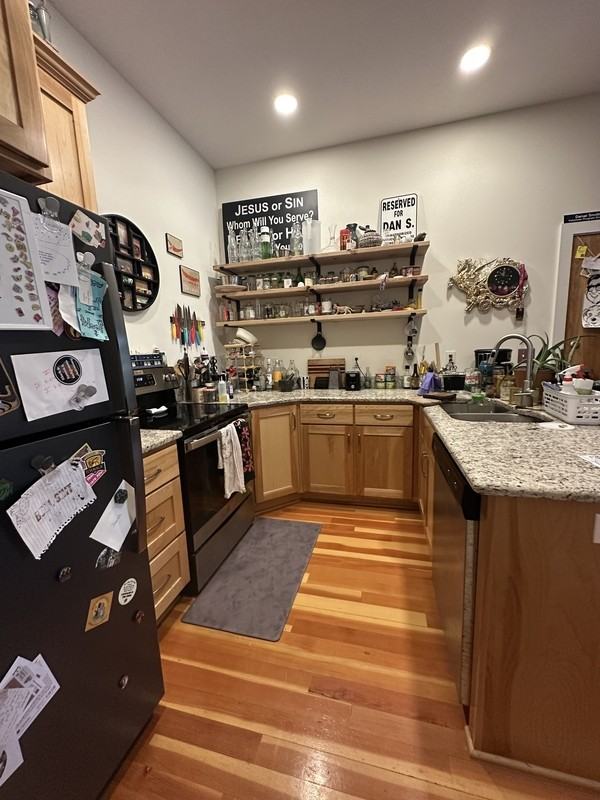 809 Massachusetts St - Photo 7 of 13