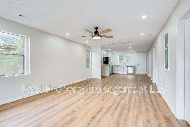 2032 Eppinger St - Photo 2 of 15