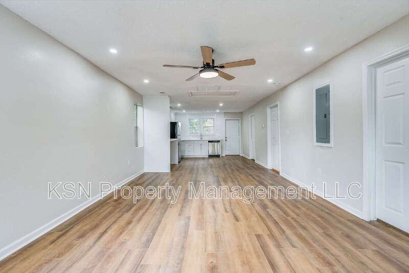 2032 Eppinger St - Photo 4 of 14