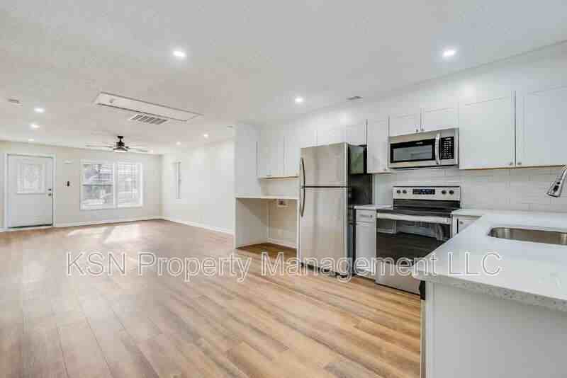 2032 Eppinger St - Photo 7 of 14