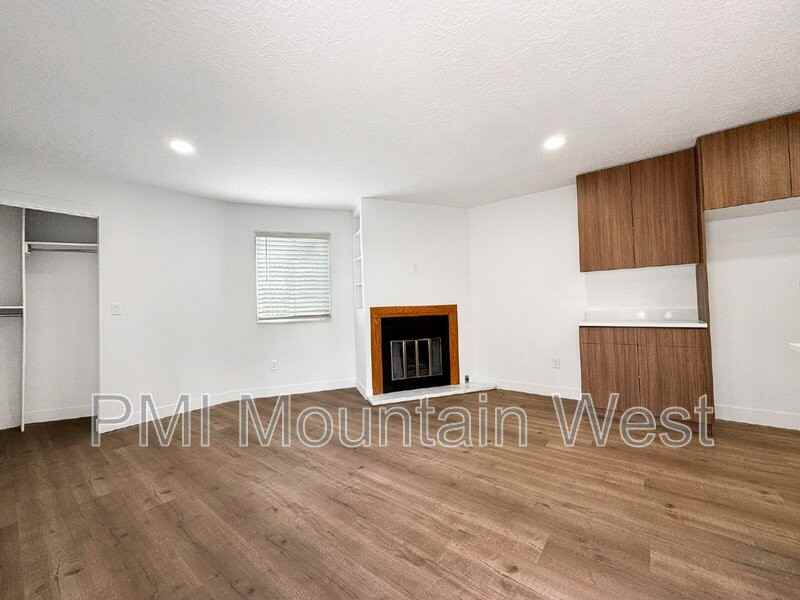 985 Horsley Cir #B - Photo 4 of 18