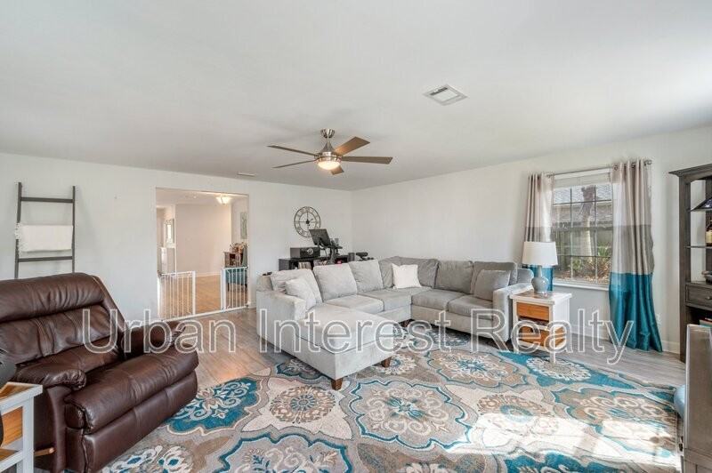 344 Sailfish Dr - Photo 7 of 29