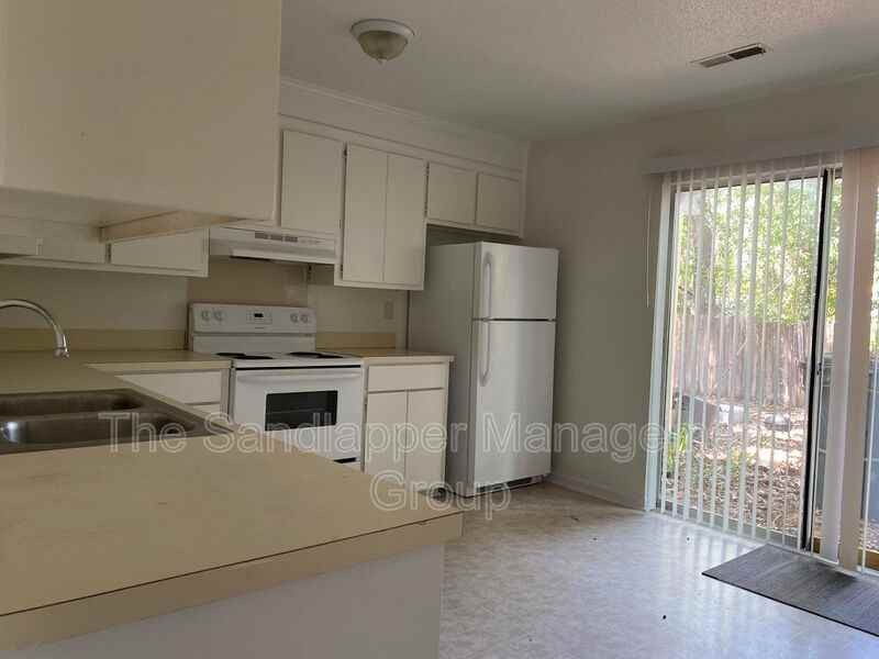 4736 Linfield Ln - Photo 3 of 9