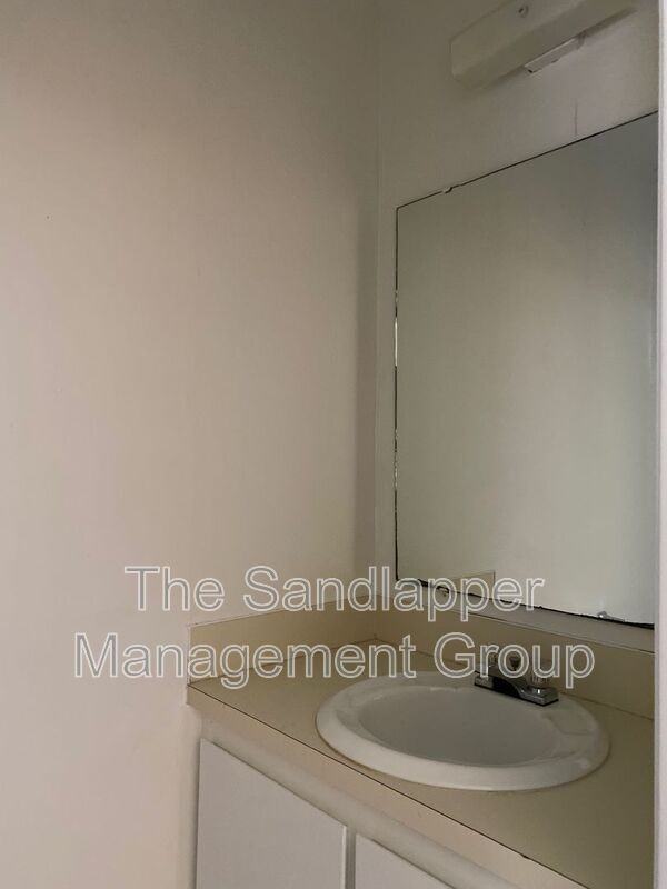 4736 Linfield Ln - Photo 6 of 9