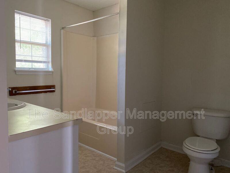 4736 Linfield Ln - Photo 7 of 9