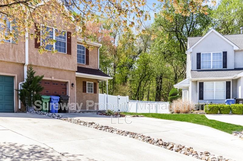 51 Meadow Ct - Photo 4 of 50