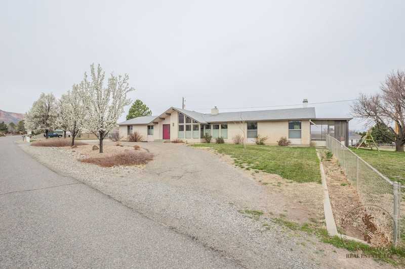 2110 Hodesha Way - Photo 4 of 14