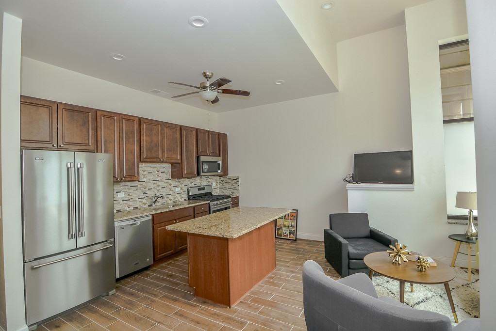 1448 W Fullerton Ave #1 - Photo 2 of 21