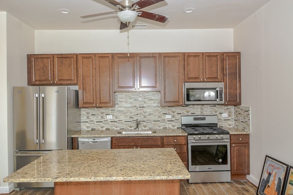 1448 W Fullerton Ave #1 - Photo 3 of 21