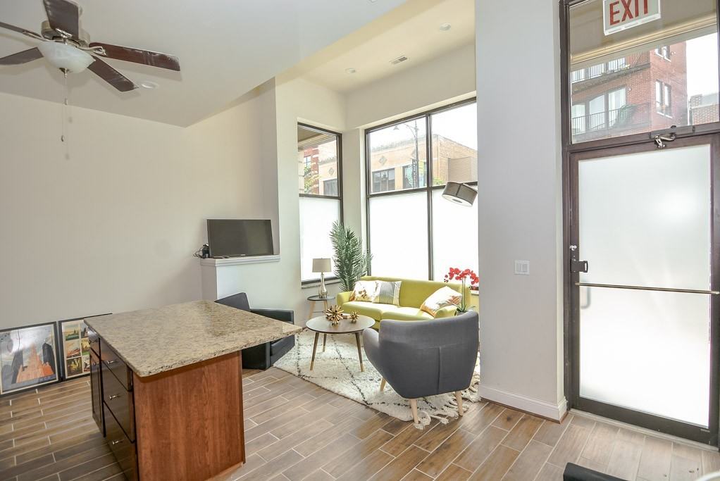 1448 W Fullerton Ave #1 - Photo 4 of 21