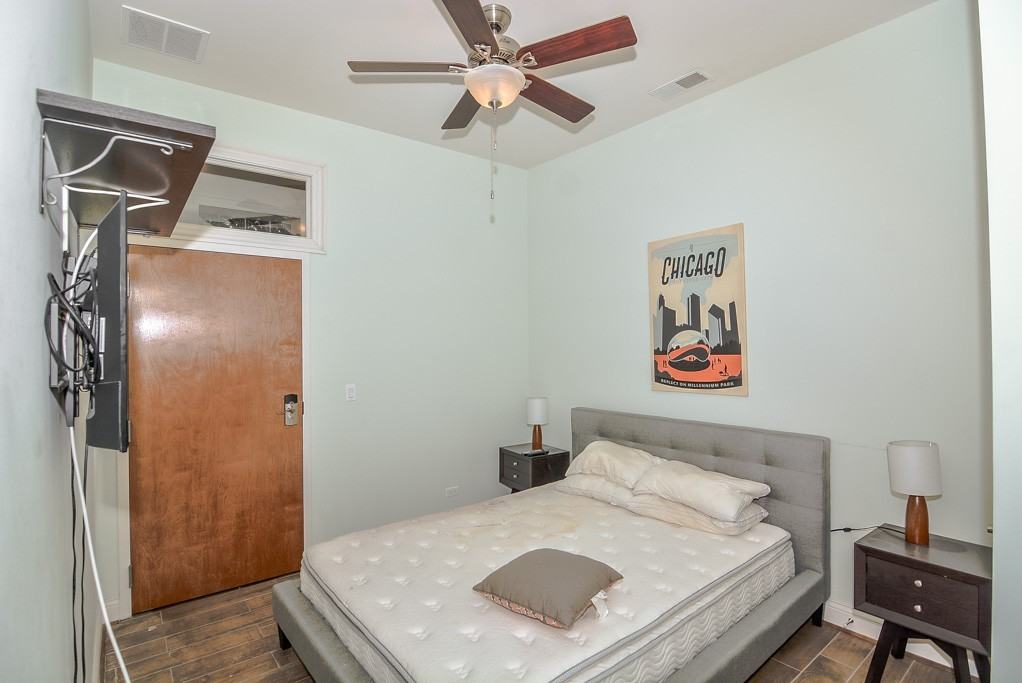 1448 W Fullerton Ave #1 - Photo 6 of 21