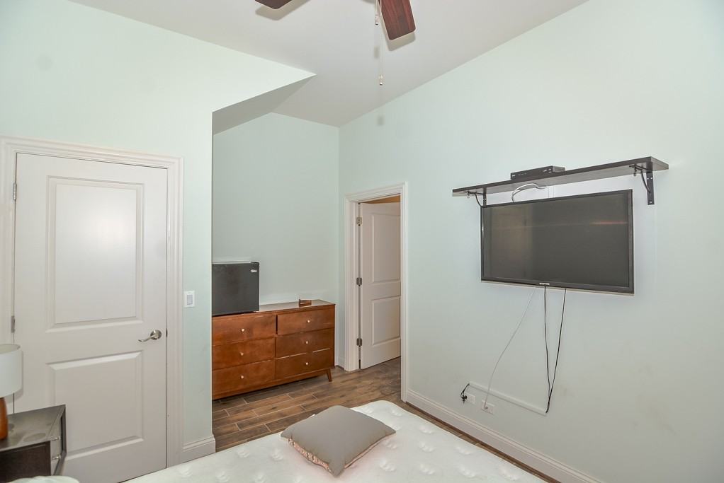 1448 W Fullerton Ave #1 - Photo 7 of 21