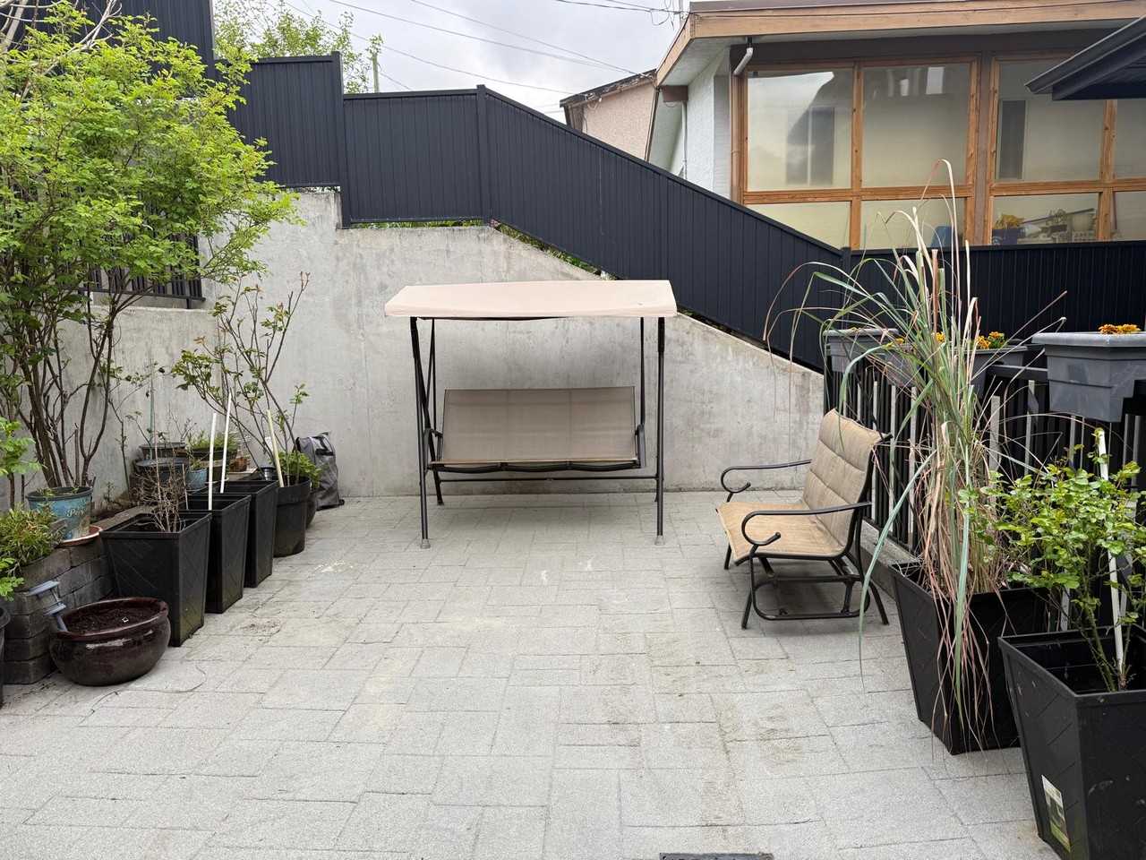 97 Holdom Avenue - Photo 4 of 9