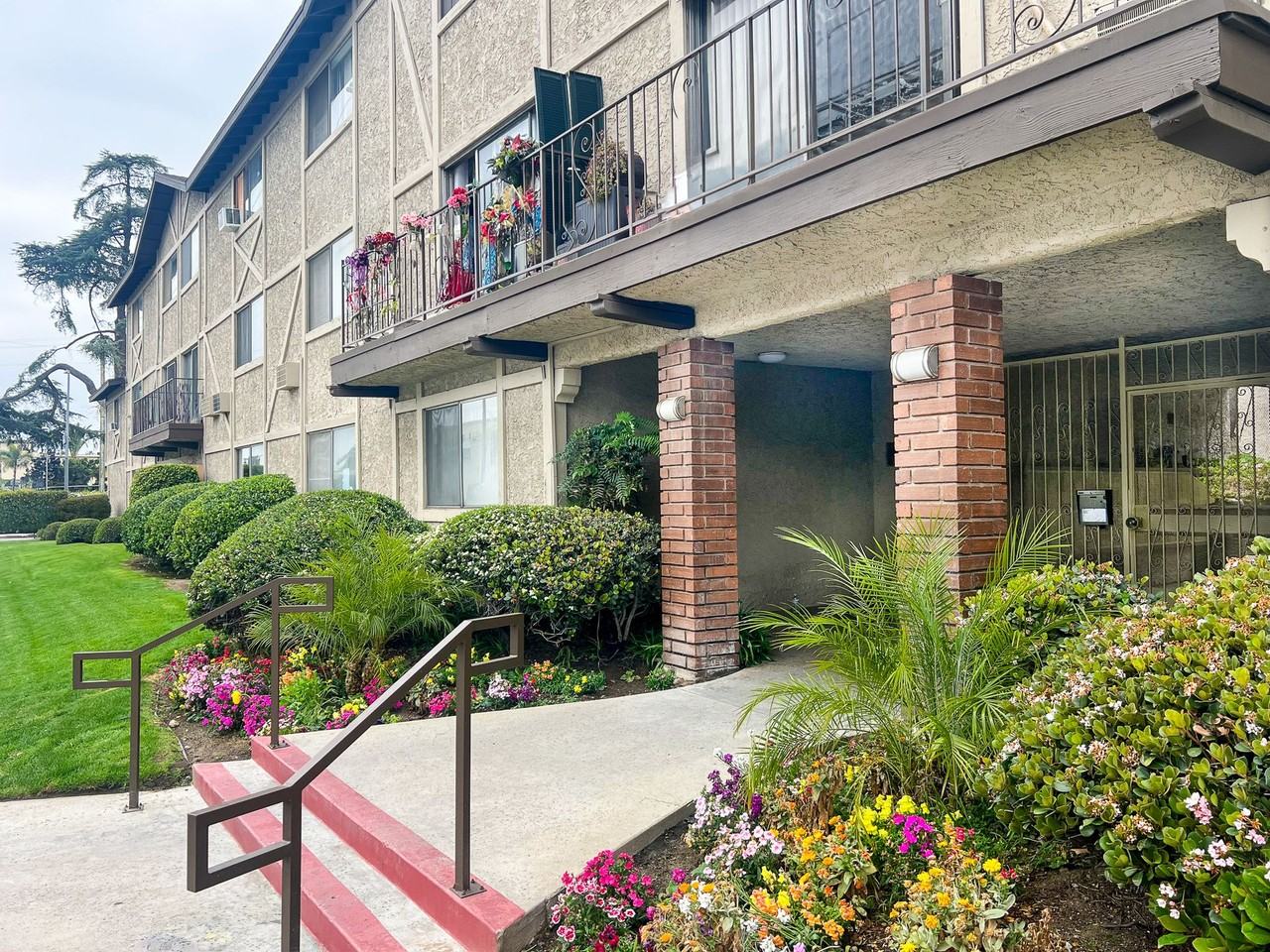 Green Court Apartments - Photo 2 of 27