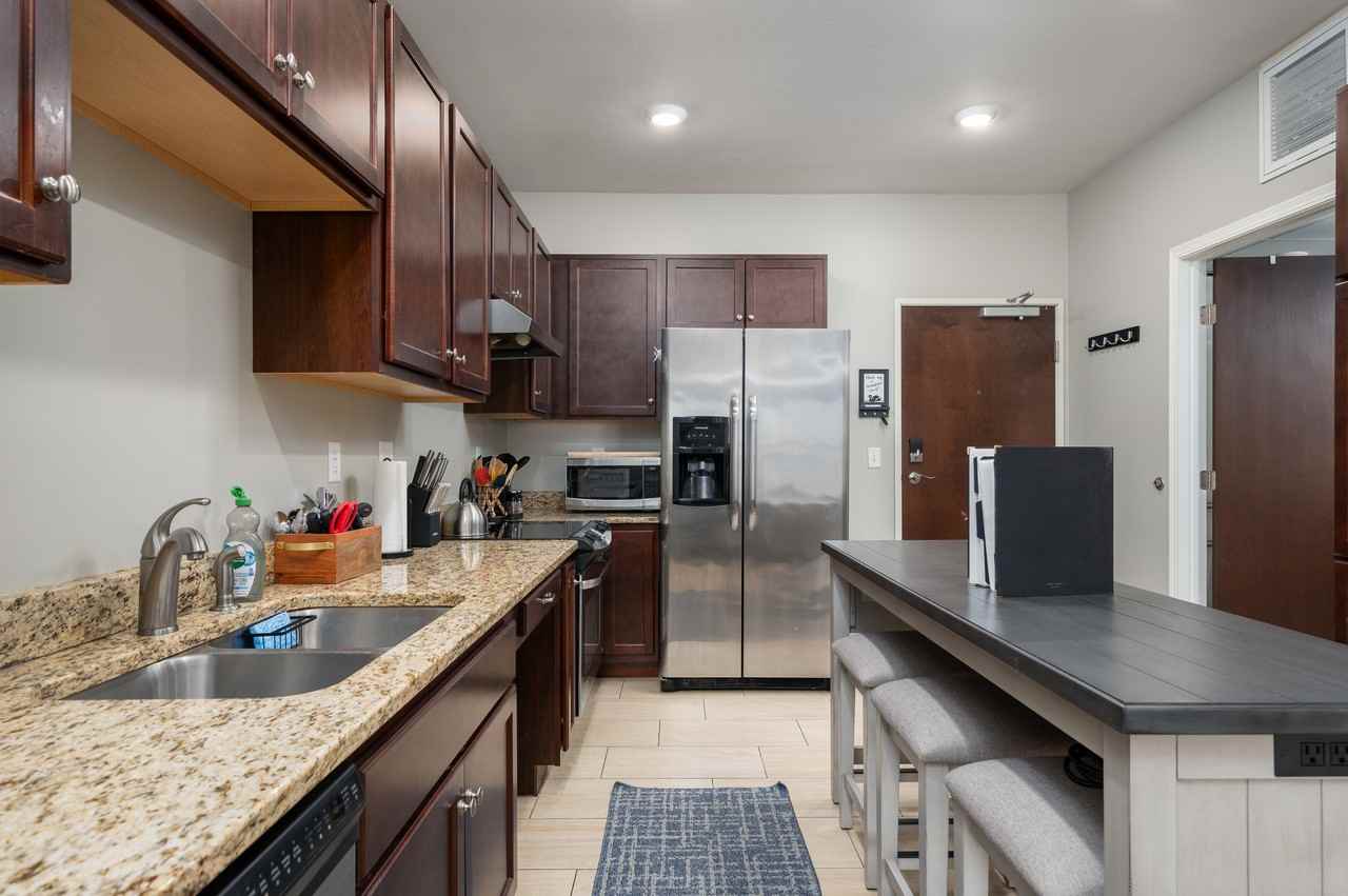 Oliver 807 1st Street Southwest - Photo 3 of 36