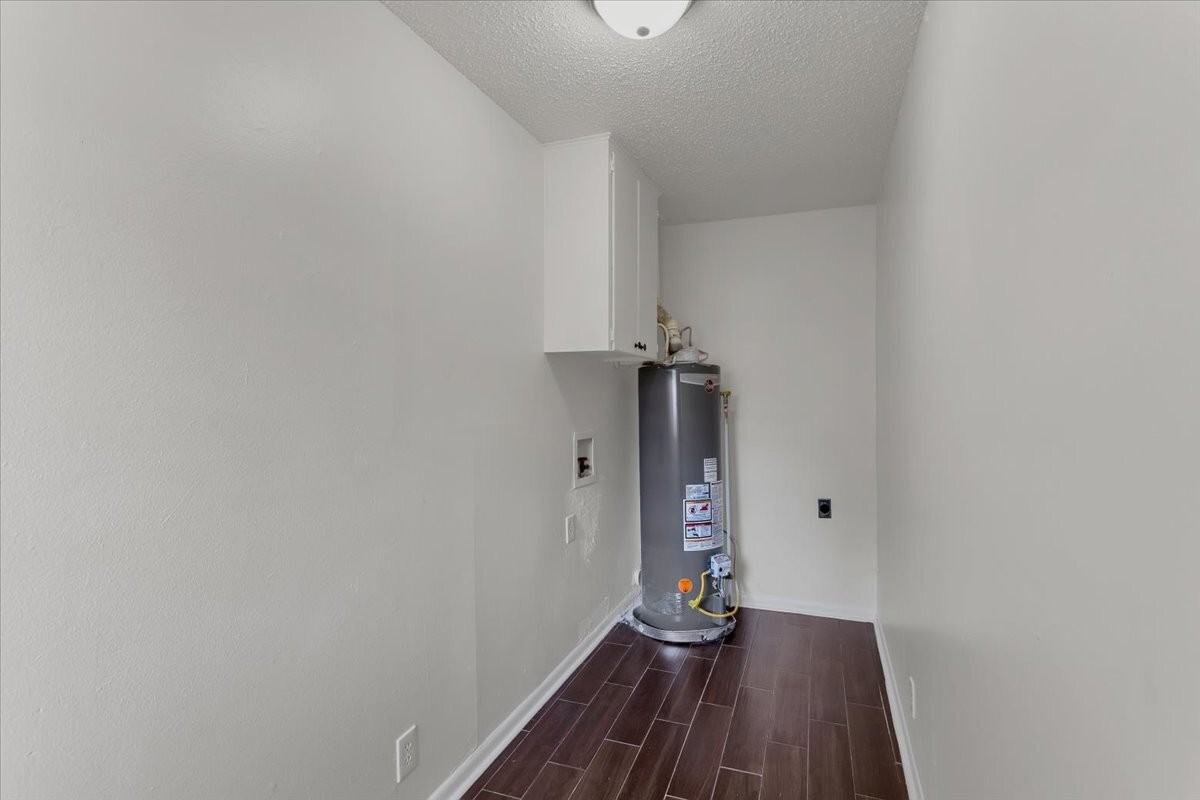 1312 N Travis Street - Photo 5 of 26