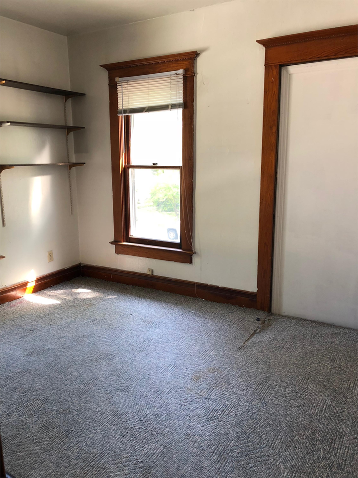 810 S University - Photo 6 of 13