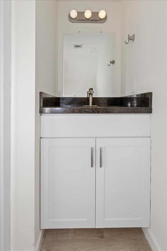 355 Country Club Circle - Photo 4 of 50