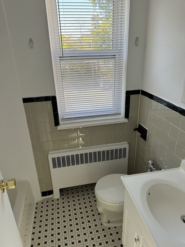 Hampton House - Photo 4 of 50
