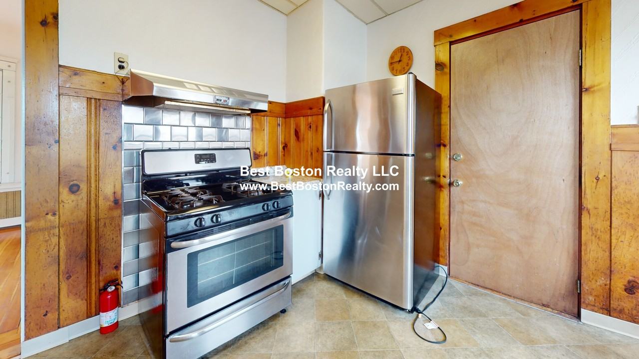 24 Mayberry Ave #3 - Photo 4 of 14