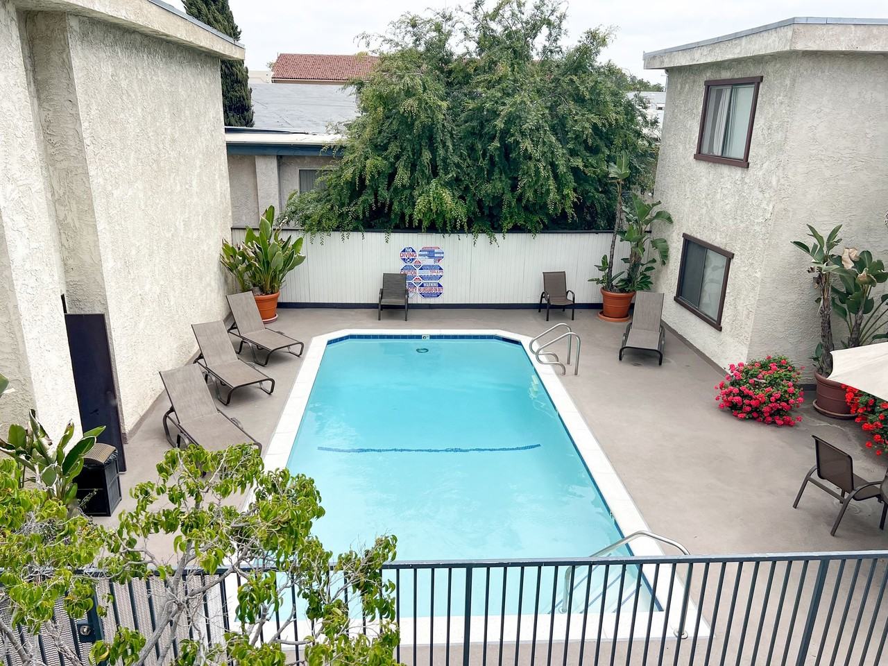 11825 Magnolia Apartments - Photo 6 of 7