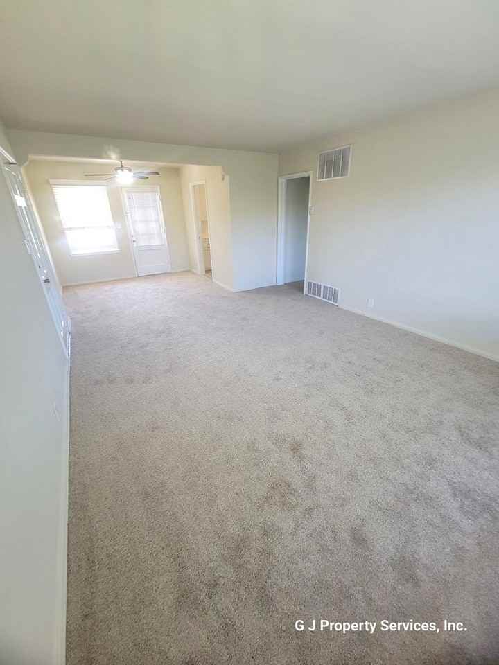 Le Park Apartments - Photo 4 of 28