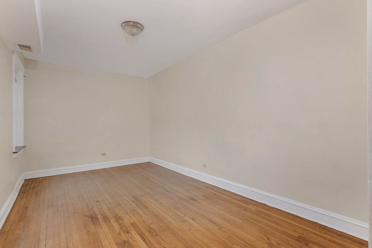 MANISTEE - Photo 3 of 4