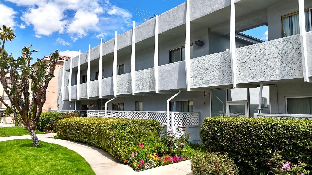 Corteen Apartments - Photo 3 of 20