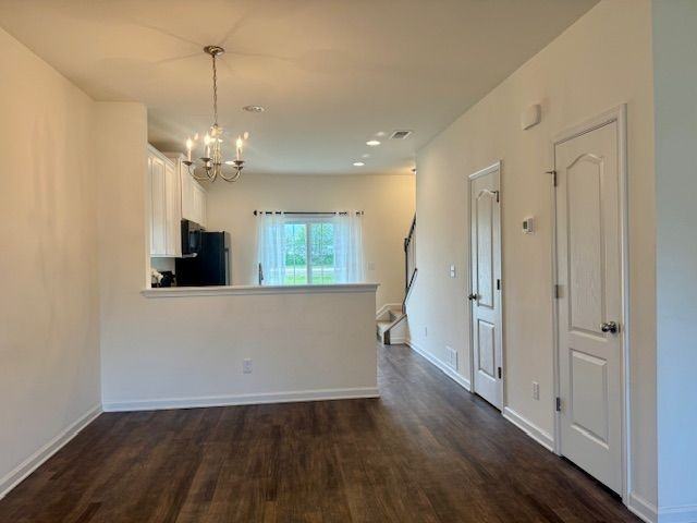 802 Ruth Way - Photo 2 of 21