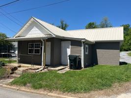 featured image of 224 Lake St