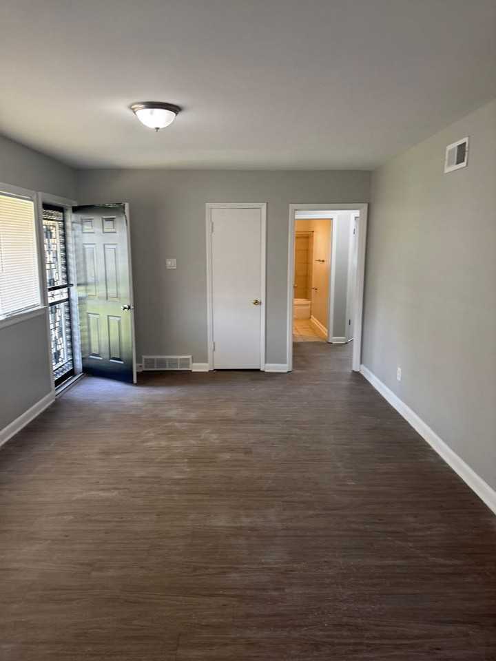 4529 Windward Dr - Photo 2 of 6