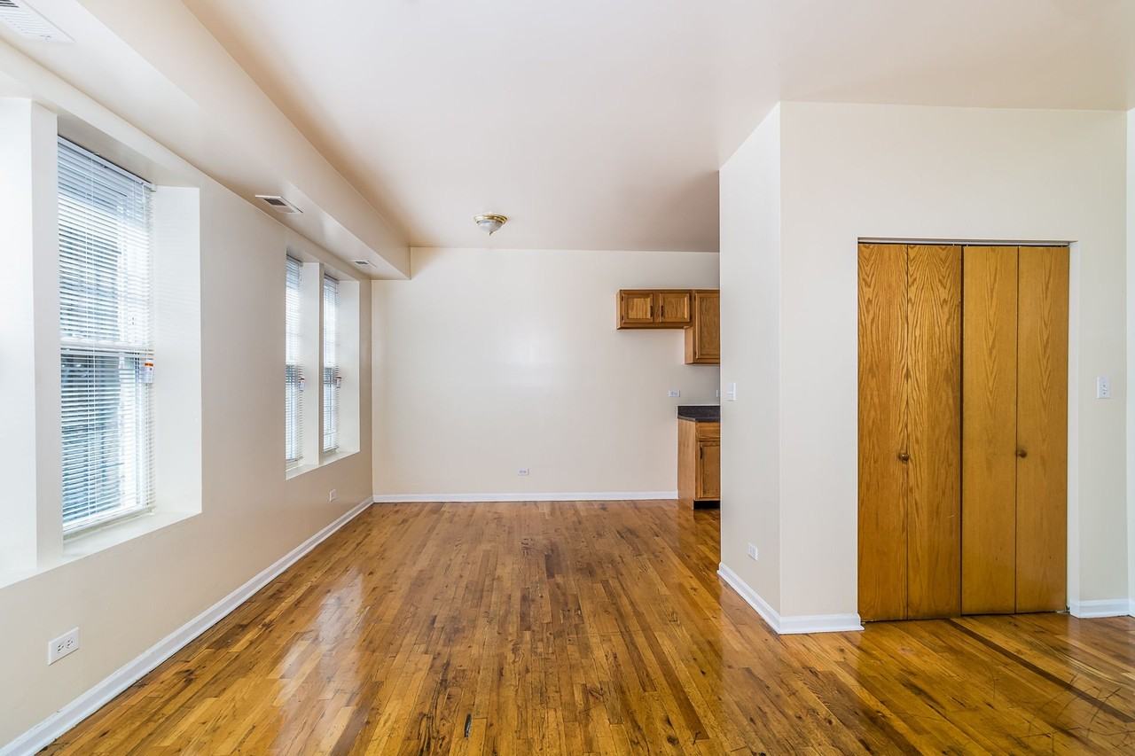 7502 S Kingston Ave - Photo 3 of 4