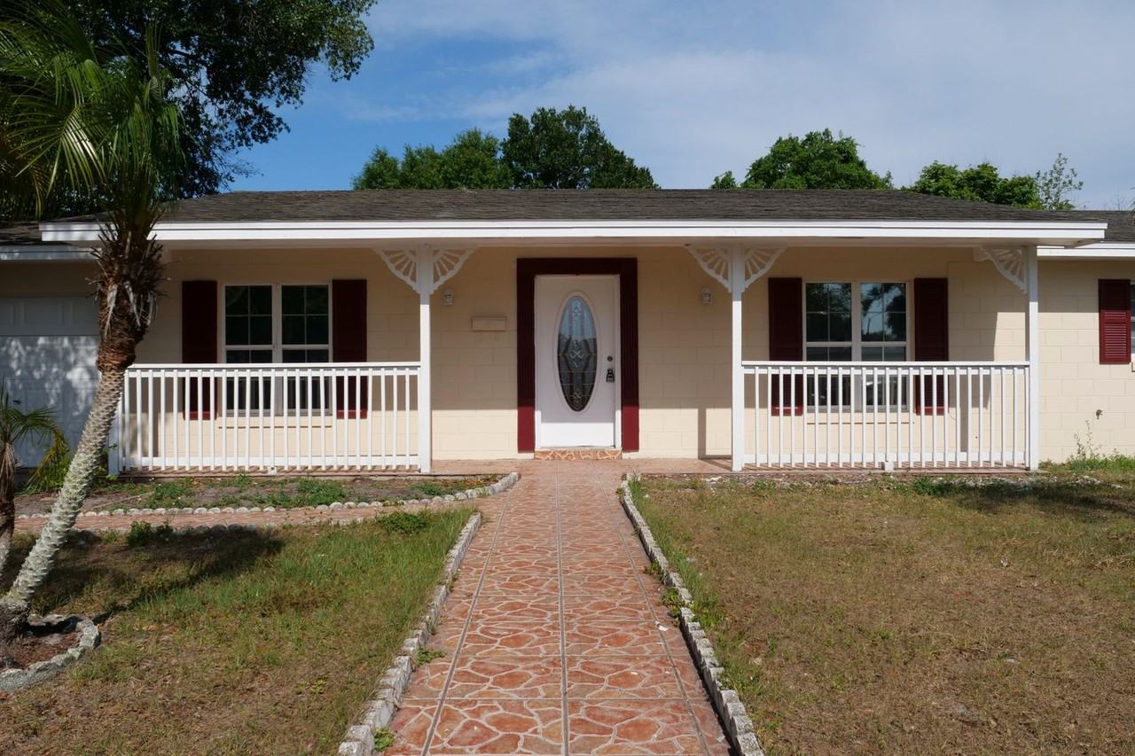 521 Chiles Ln - Photo 2 of 20