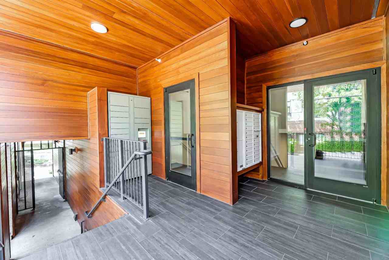 LYLA  Eastlake  Apartments - Photo 3 of 4