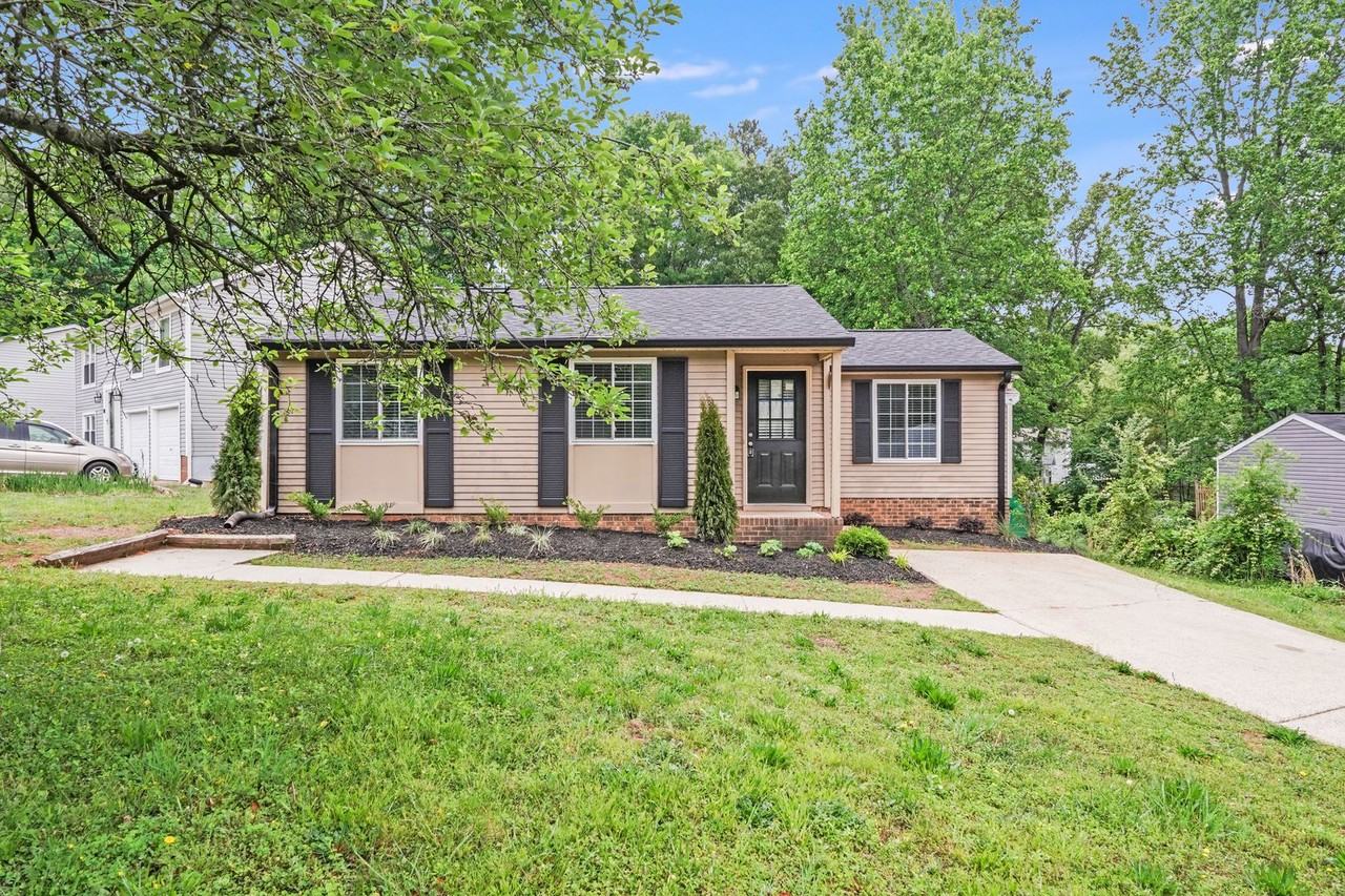 5001 Forest Mountain Ct - Photo 2 of 23