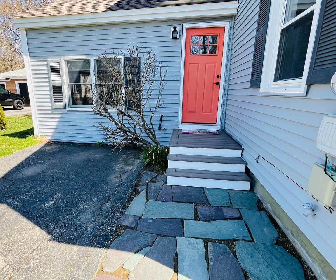 45 Read St - Photo 3 of 50