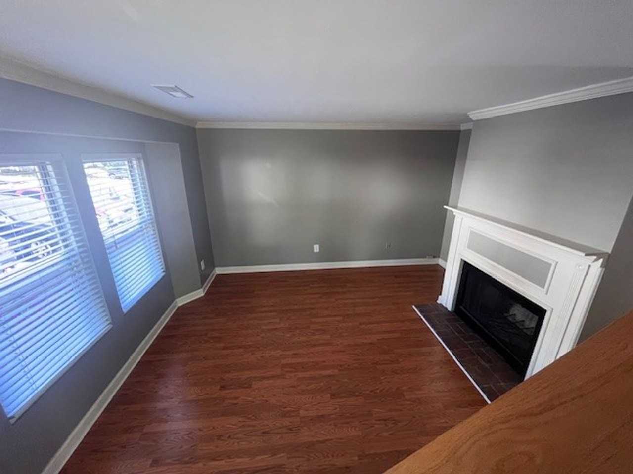 1823 Charles Ct - Photo 2 of 10