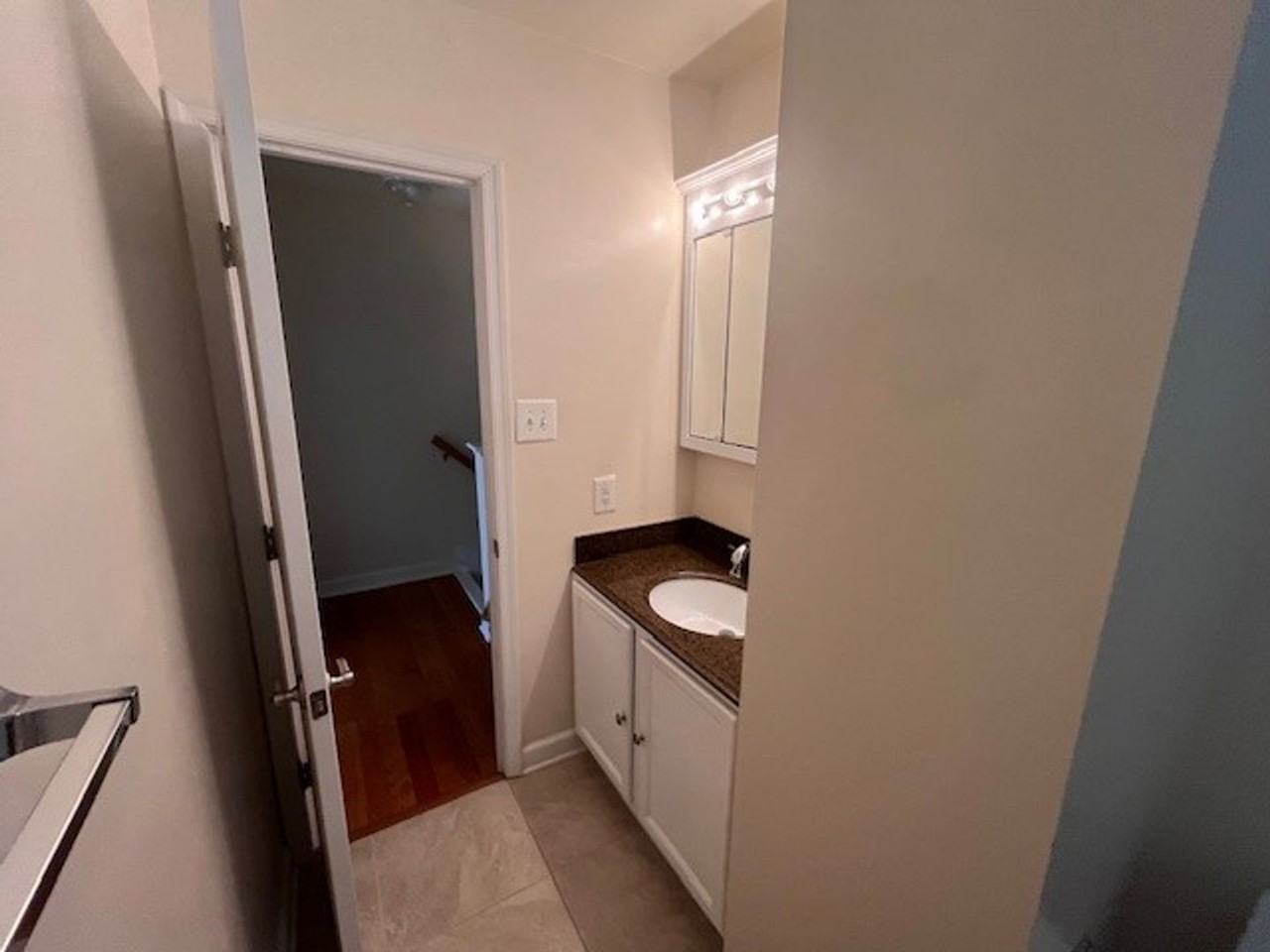 1823 Charles Ct - Photo 4 of 10