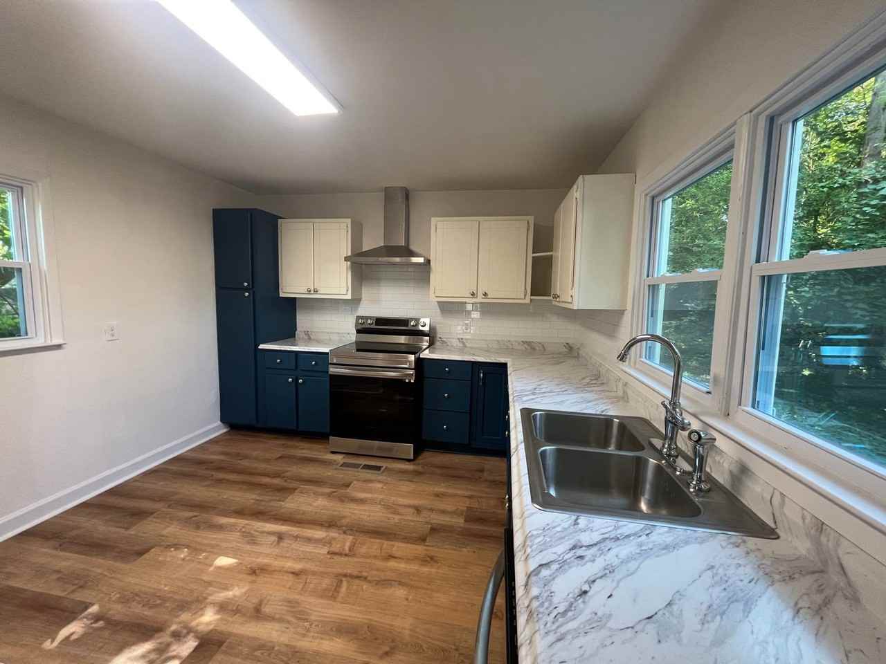 122 Holly St Se - Photo 3 of 16