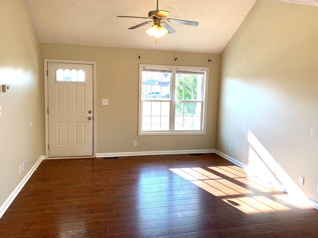 3425 Foxrun Ln - Photo 2 of 21