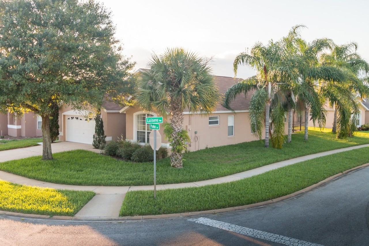 8115 Pomo Dr - Photo 3 of 32