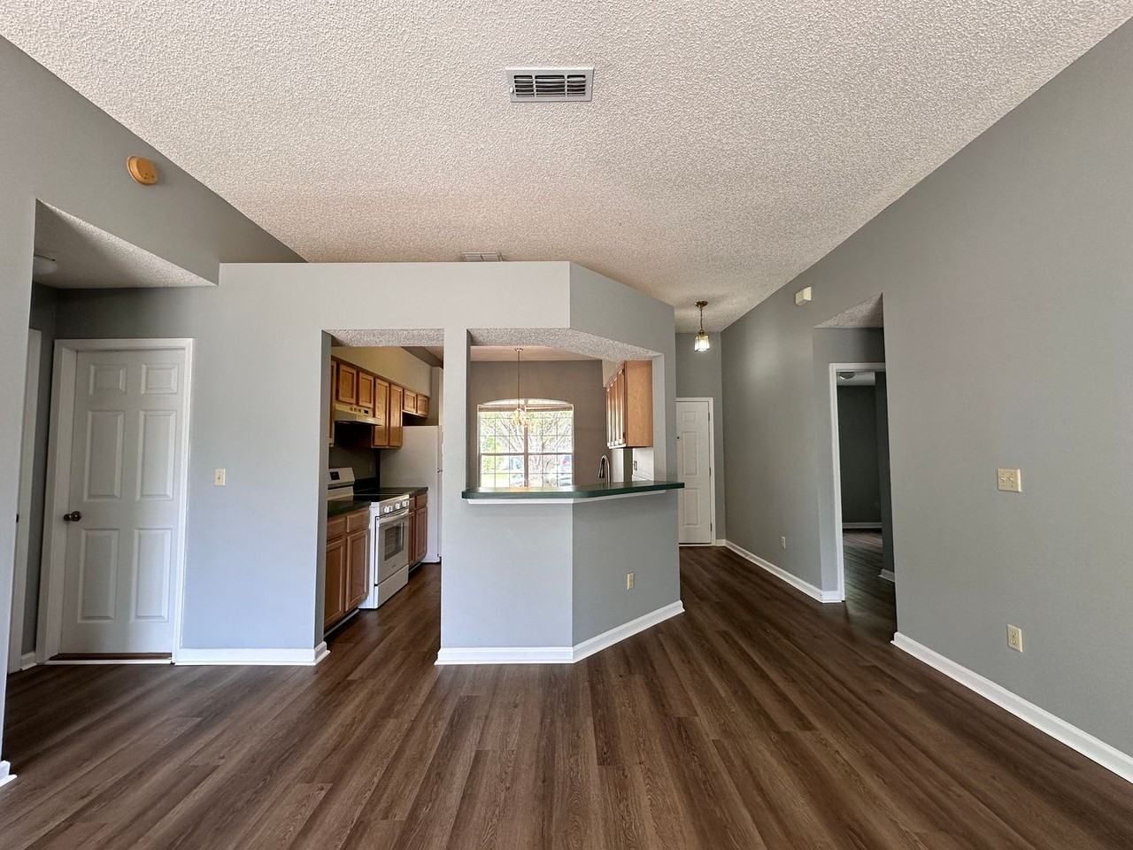 13012 Staffordshire Dr S - Photo 3 of 14