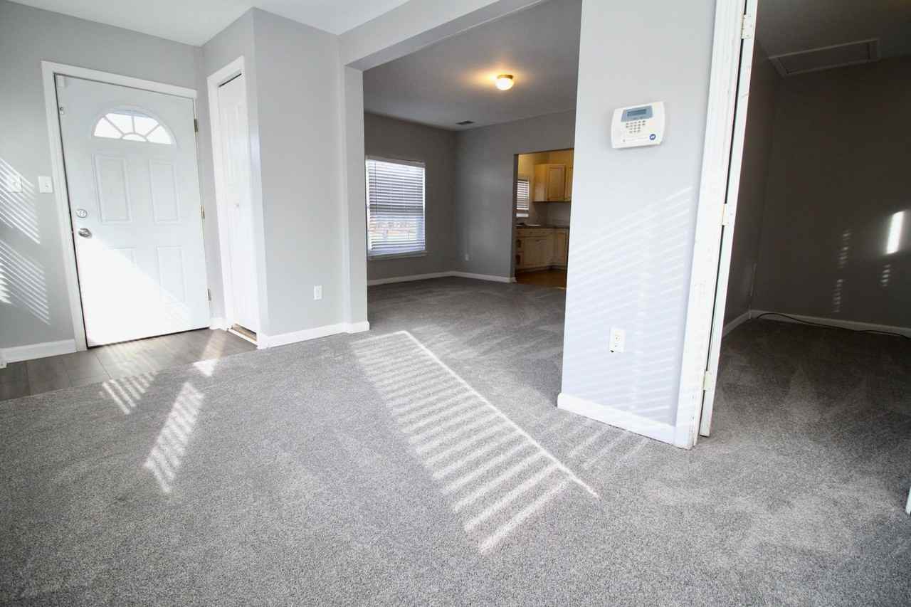 2047 S Parent Ave - Photo 4 of 15