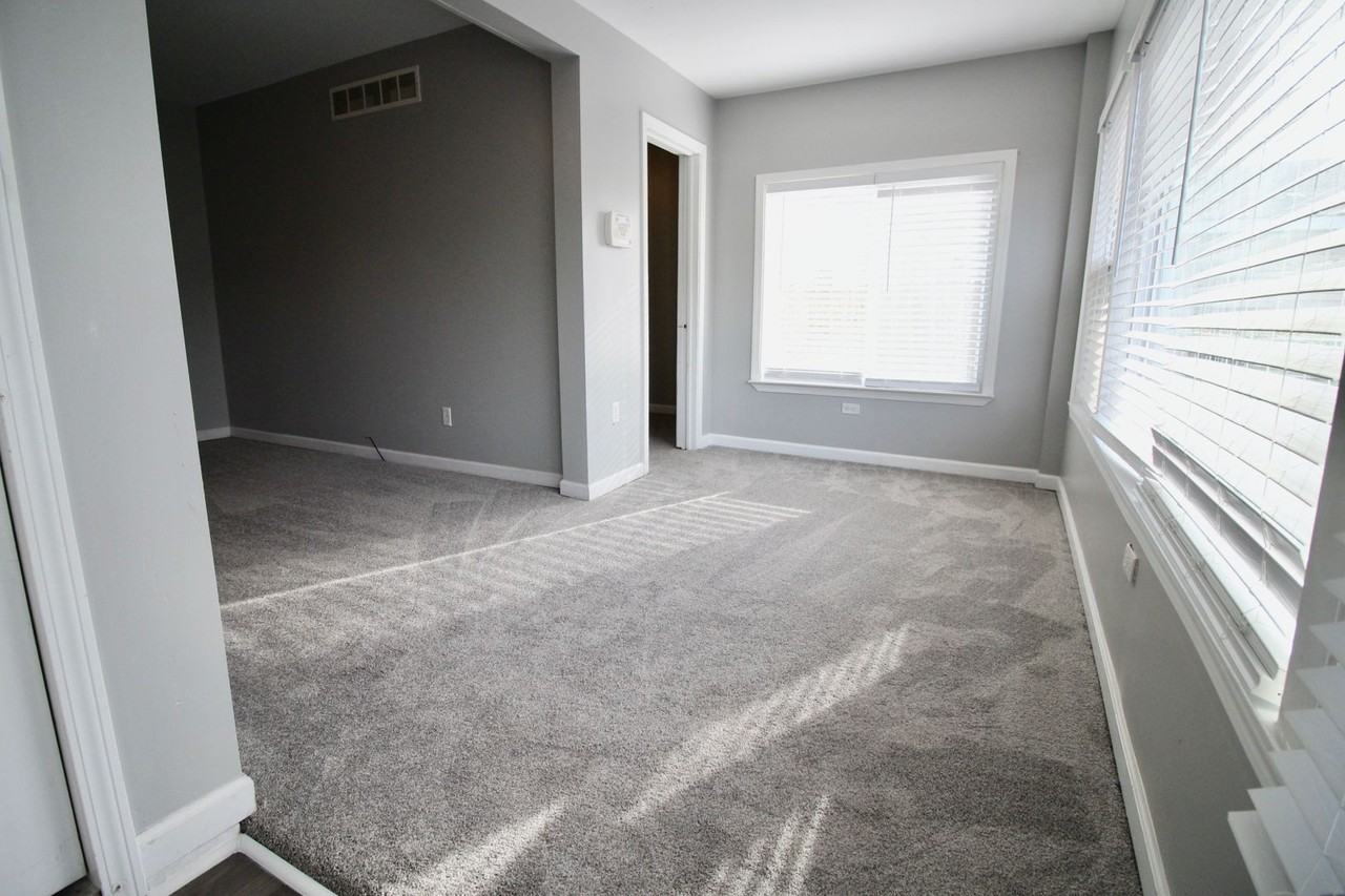 2047 S Parent Ave - Photo 5 of 15